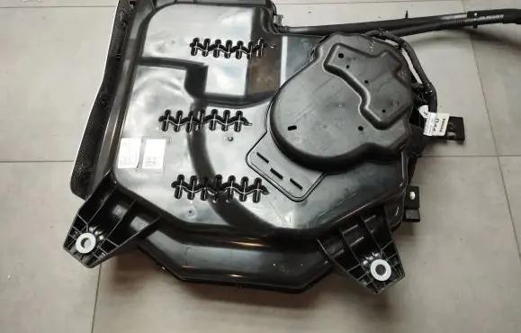Volkswagen Amarok II AdBlue liquid reservoir MB3Q5J228CC