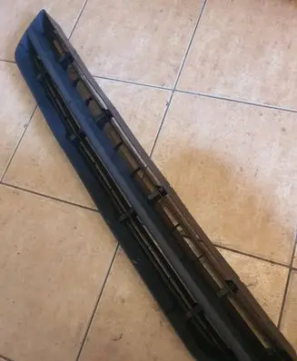 Ford Focus Front bumper lower grill 2M51A018A58 0097A