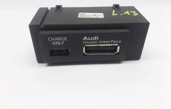 Audi A3 S3 8V USB socket connector 8V0035736B