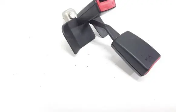 Middle seatbelt buckle (rear)