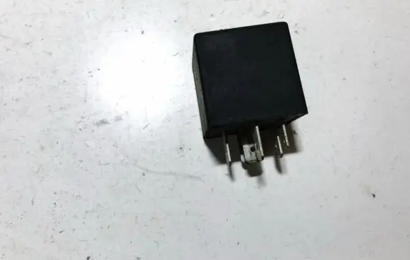 Volkswagen Golf III Other relay 191955531