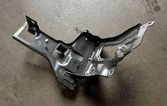 BMW 2 F45 Other engine bay part 7302532