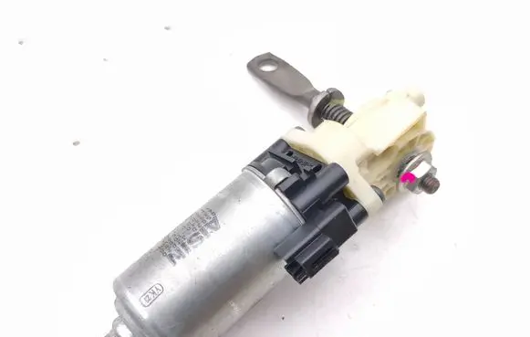 Lexus IS 220D-250-350 Seat adjustment motor 8582033020 1620006861