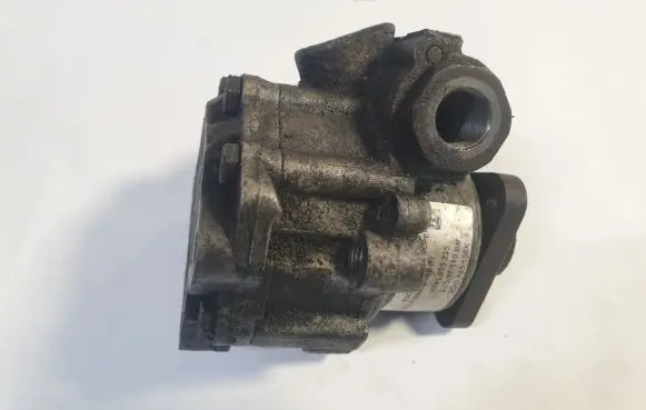 Audi A4 S4 B6 8E 8H Power steering pump 8D0145156K