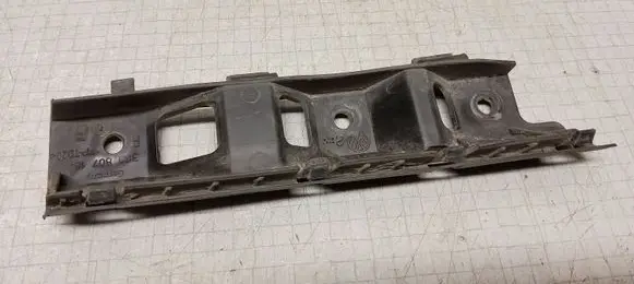 Volkswagen PASSAT B6 Front bumper mounting bracket 3C0807184