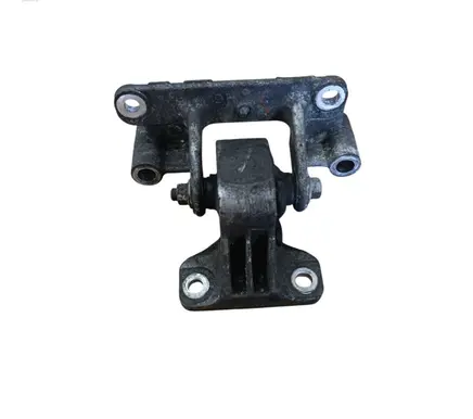 Engine mount bracket