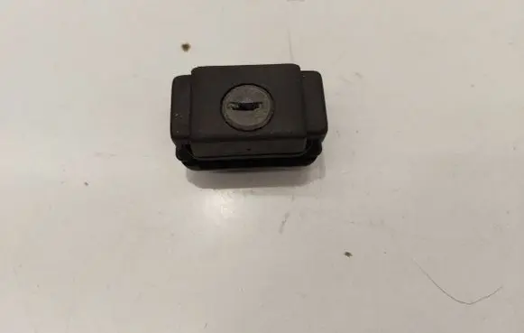 Volkswagen Golf II Glove box lock 191857131
