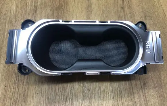 Cup holder front