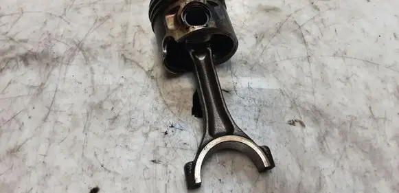 Volkswagen Golf V Piston with connecting rod 038J
