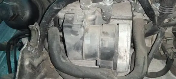 Mercedes-Benz A W169 EGR valve 00005320C5 AC5101661653