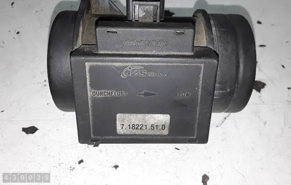 Volkswagen PASSAT B4 Mass air flow meter 718221510