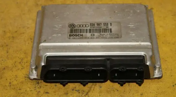 Audi A4 S4 B5 8D Engine control unit/module ECU 8D0907558B