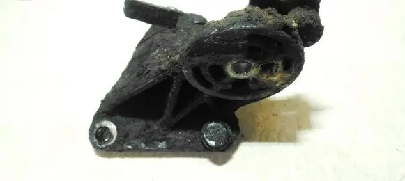 Volvo 850 Engine mounting bracket 074199275 phh074199275