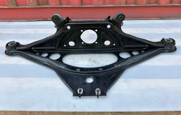 Jaguar XK8 - XKR Rear subframe Mna2600ac CAC7581 Nja6741bb