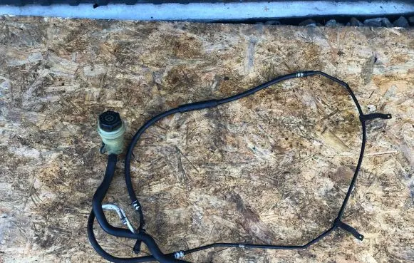 Ford Focus Power steering fluid tank/reservoir