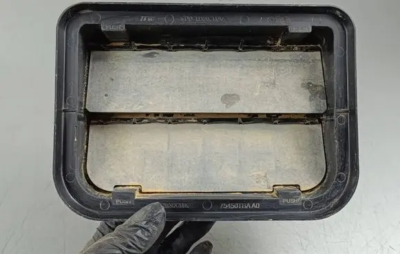 Honda CR-V Quarter panel pressure vent 75450TBAA0