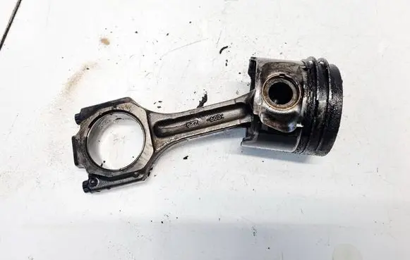 Chevrolet Captiva Piston with connecting rod 