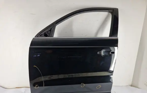 Audi Q3 8U Front door 