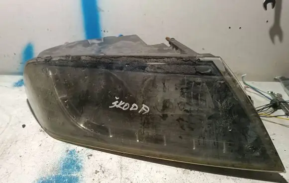 Skoda Octavia Mk2 (1Z) Headlight/headlamp