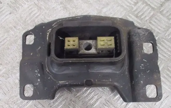Ford Fiesta Gearbox mounting bracket AV617M121