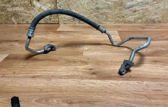 Toyota Avensis T250 Air conditioning (A/C) pipe/hose 