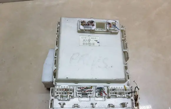 Toyota Prius (XW20) Fuse module 4D010807
