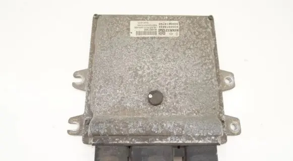 Renault Laguna III Engine control unit/module ECU 8200975823