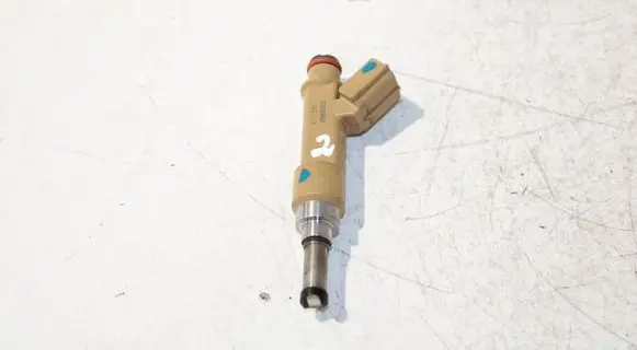 Toyota Prius (XW30) Fuel injector 2325037010