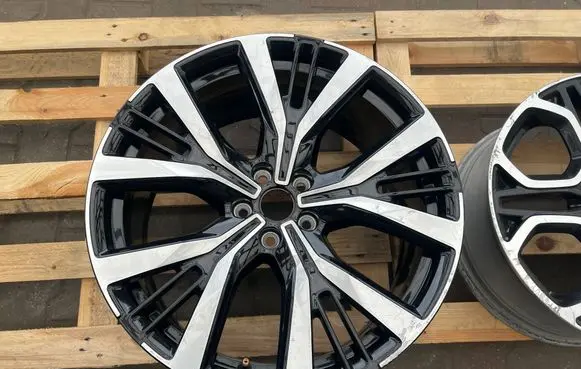 Volvo XC40 R20 alloy rim 32410945