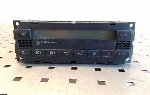Volkswagen PASSAT B5 Climate control unit