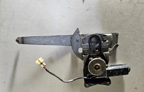 Mazda 626 Rear door window regulator with motor 61138