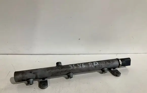 Mercedes-Benz E W211 Fuel main line pipe A6420700695 0617800114