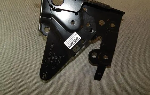 Audi A7 S7 4G Tailgate/trunk/boot hinge 4G8827858S