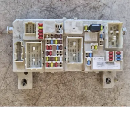 Ford Focus Fuse module 7M5T14A073DC E11A002108 E1197RA000001