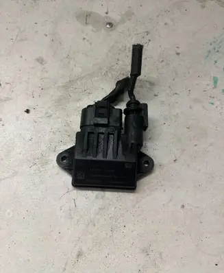 Mercedes-Benz C AMG W204 Glow plug pre-heat relay A6429002800 0522140210 1218603185