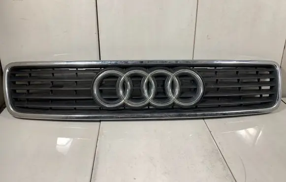 Audi A4 S4 B5 8D Front grill 8D0853651J