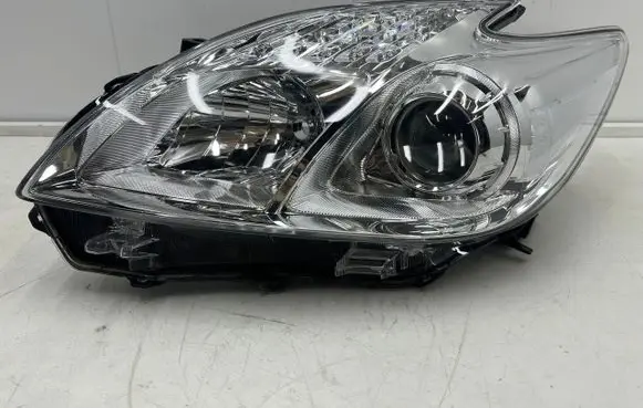 Toyota Prius (XW30) Headlight/headlamp 8117047510