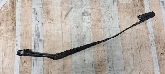 Ford Focus Front wiper blade arm 17B589