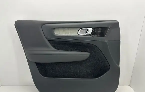 Volvo XC40 Front door card panel trim