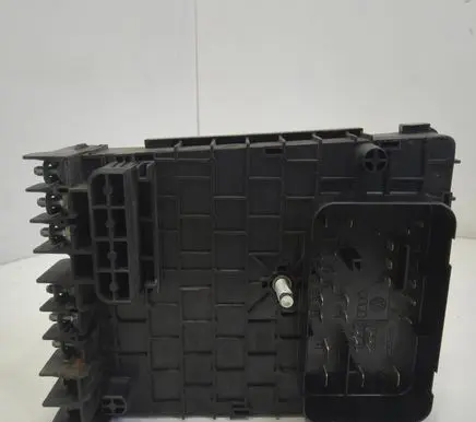 Volkswagen PASSAT B7 Fuse module 3C0937125A