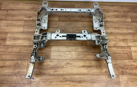 Cadillac CTS Front axle beam 23396490-piny