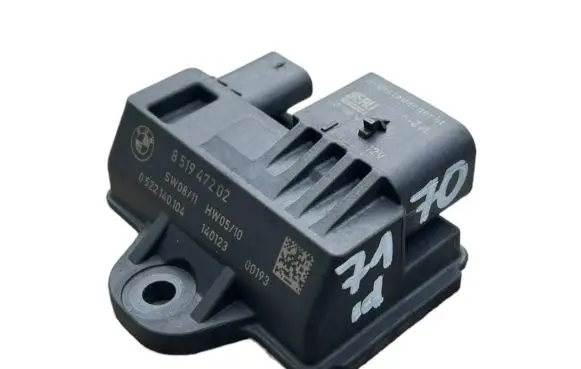 BMW 5 F10 F11 Glow plug pre-heat relay 8519472 0522140104