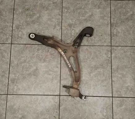 Front lower control arm/wishbone