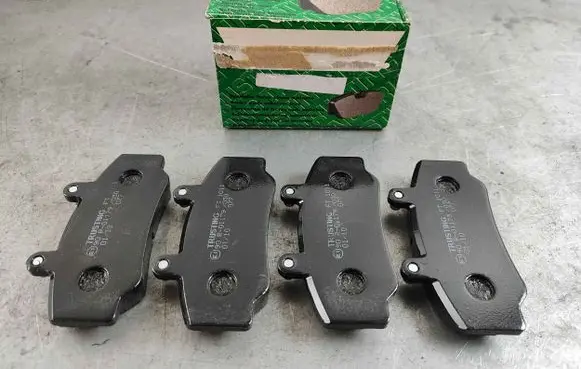 Volvo 960 Brake pads (front) 48121233e