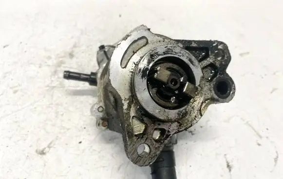 Toyota Avensis T220 Vacuum pump