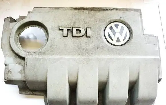 Volkswagen PASSAT B6 Engine cover (trim) 03g103967n 03g103967c