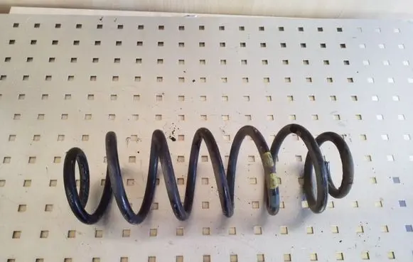 Volkswagen Golf V Rear coil spring