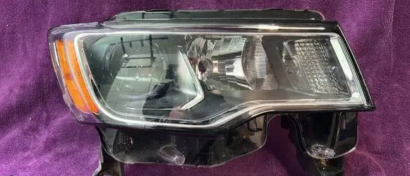 Jeep Cherokee Headlight/headlamp 68214398AE