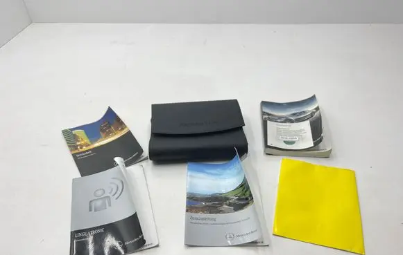 Mercedes-Benz C W205 Owners service history hand book 
