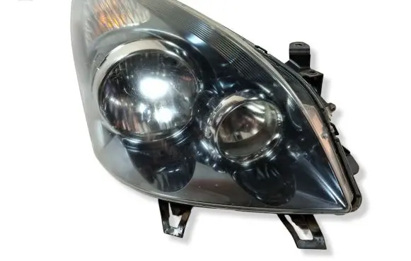 Toyota Corolla Verso AR10 Headlight/headlamp 